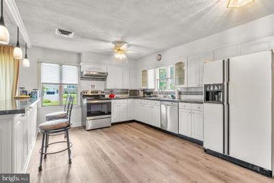 /international/us/19-spruce-avenue-bordentown-nj-110100871538/