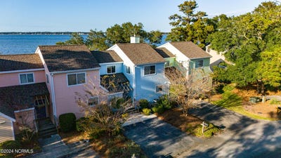 /international/us/214-mcginnis-drive-pine-knoll-shores-nc-110095482649/
