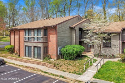 /international/us/42-medford-court-red-bank-nj-110107438706/