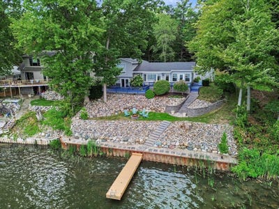 /international/us/3366-n-lakeside-drive-sanford-mi-110110300949/