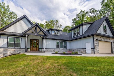 /international/us/425-cross-vine-way-campobello-sc-110108385917/
