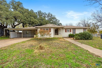 /international/us/1002-w-woodlawn-street-san-saba-tx-110104258500/