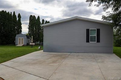 /international/us/79-woodridge-ct-white-lake-twp-mi-110110275489/