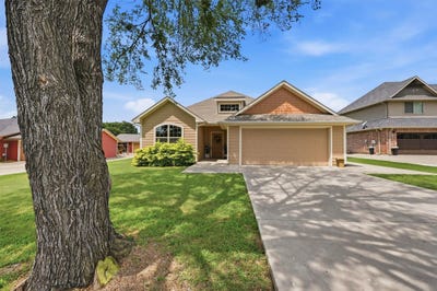 /international/us/114-sequoya-drive-lake-kiowa-tx-110108618139/