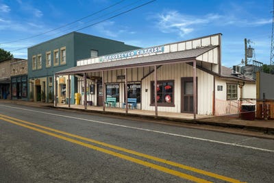 /international/us/107-e-main-street-hardy-ar-110108414114/