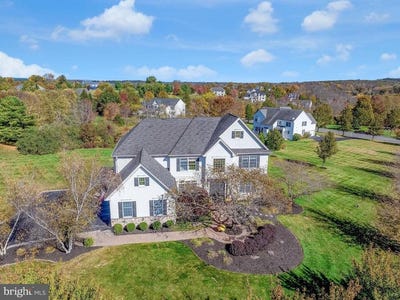/international/us/1-surrey-lane-lambertville-nj-110103158799/