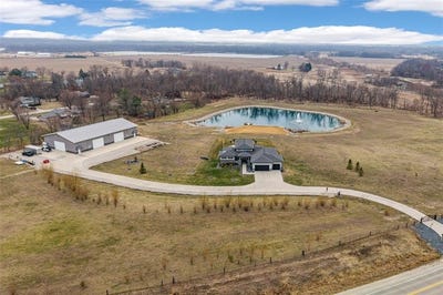 /international/us/7505-blairs-ferry-road-cedar-rapids-ia-110106786301/