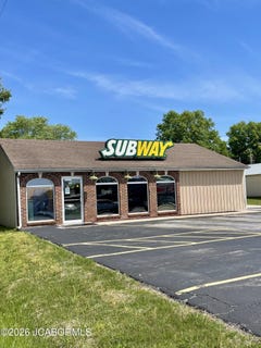 /international/us/9461-highway-100-new-haven-mo-110108146056/