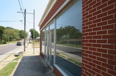 /international/us/309-e-commercial-street-mansfield-mo-110110213860/