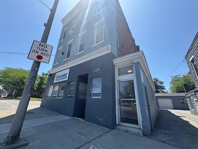 /international/us/220-main-street-poughkeepsie-ny-110100834478/