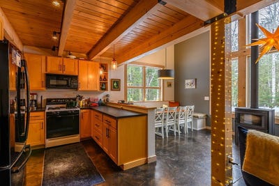 /international/us/1021-johnsons-circle-carrabassett-valley-me-110107401532/