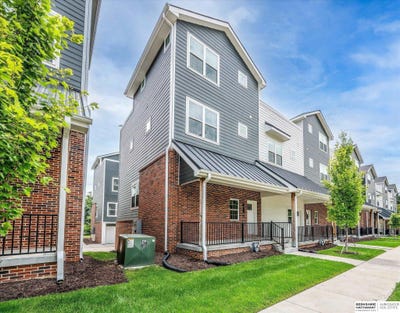 /international/us/1911-s-7th-street-omaha-ne-110109524749/
