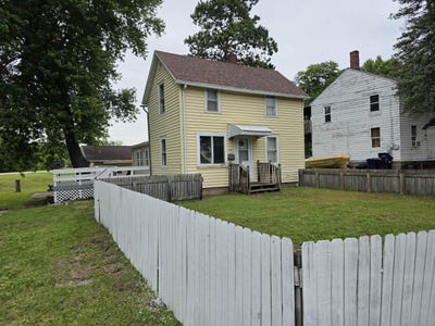 /international/us/224-walrath-street-sparta-wi-110109070393/