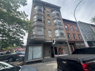 /international/us/151-4th-street-troy-ny-110107963213/