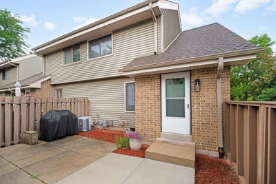 /international/us/4826-s-19th-st-milwaukee-wi-110101114073/