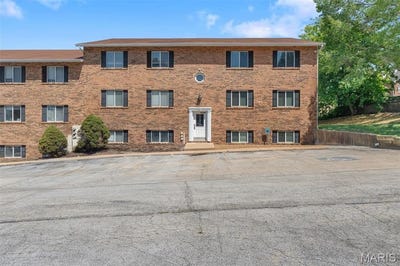 /international/us/11-village-west-court-washington-mo-110101236302/