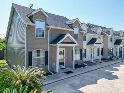 /international/us/1008-15th-st-mexico-beach-fl-110100469930/