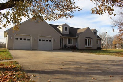 /international/us/207-walnut-street-auburn-ia-110103546556/