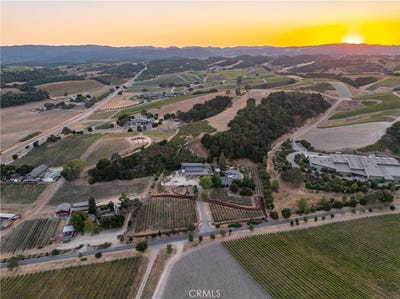 /international/us/2925-anderson-road-paso-robles-ca-110095210586/