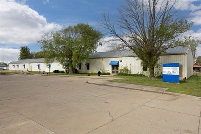 /international/us/401-w-9th-st-tipton-ia-110107775296/
