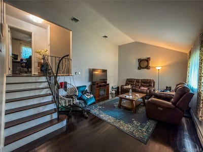 /international/us/63-waterbury-parkway-cortlandt-manor-ny-110101476751/