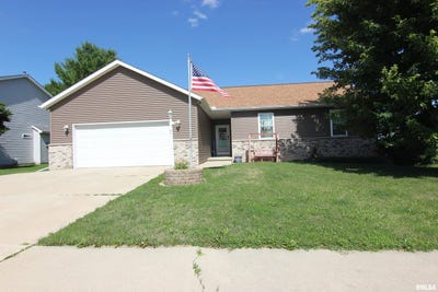 /international/us/1502-elizabeth-lane-metamora-il-110108947144/