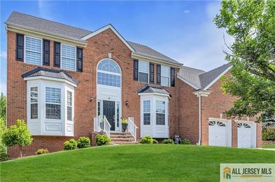 /international/us/11-hawk-court-east-brunswick-nj-110100061131/