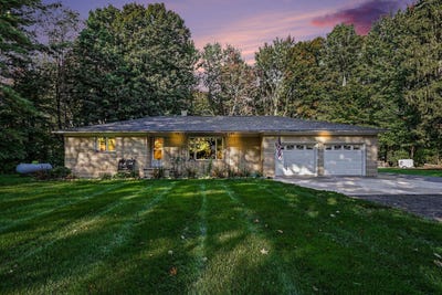 /international/us/8023-s-56th-avenue-montague-mi-110120112906/