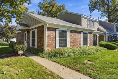 /international/us/1106-oak-valley-drive-cary-il-110120535833/