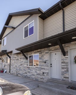 /international/us/920-s-25-e-cedar-city-ut-110108093981/
