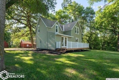 /international/us/1320-s-lake-street-lake-mills-ia-110100975647/?lang=en