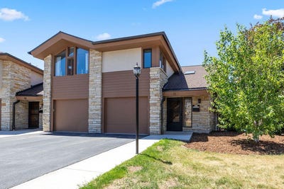 /international/us/n89w16337-main-st-menomonee-falls-wi-110108535413/