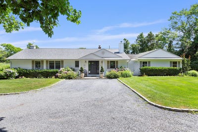 /international/us/31b-club-lane-remsenburg-ny-110107078475/