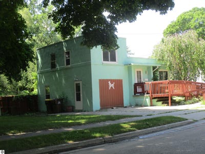 /international/us/612-liberty-street-alma-mi-110108656710/