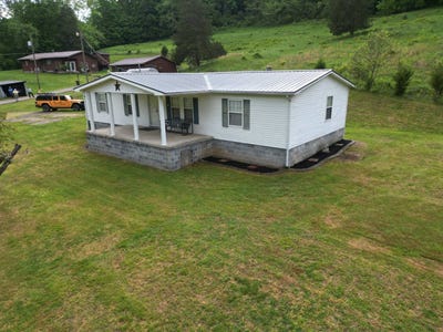 /international/us/18845-s-calhoun-highway-orma-wv-110108066502/