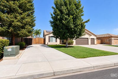 /international/us/12706-windy-ridge-drive-bakersfield-ca-110120421775/