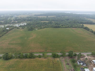 /international/us/1300-e-bear-lake-road-hillsdale-mi-110110367356/