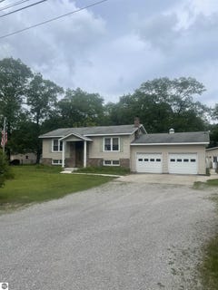 /international/us/5700-w-weir-road-oscoda-mi-110107924337/