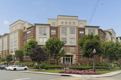 /international/us/26-avenue-at-port-imperial-west-new-york-nj-110100840368/