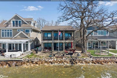/international/us/1403-s-lakeview-drive-clear-lake-ia-110107458200/