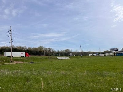/international/us/0-w-veterans-memorial-parkway-warrenton-mo-110098929103/