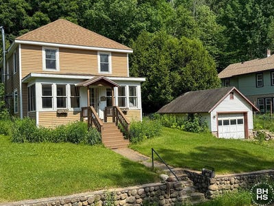 /international/us/104-old-lake-colby-road-saranac-lake-ny-110098483589/