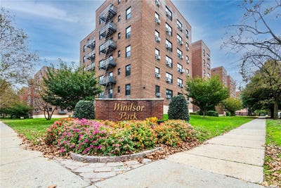 /international/us/73-63-bell-blvd-oakland-gardens-ny-110101502028/