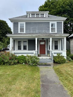 /international/us/272-center-street-bangor-me-110100818329/