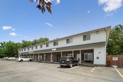 /international/us/70-circle-drive-northliberty-ia-110100190644/
