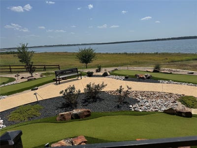 /international/us/355-peninsula-drive-honey-grove-tx-110119656802/