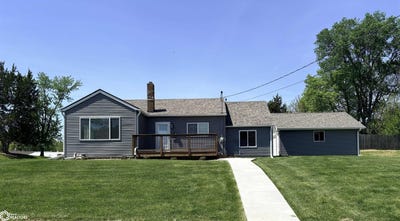 /international/us/123-geneva-drive-oskaloosa-ia-110107782923/