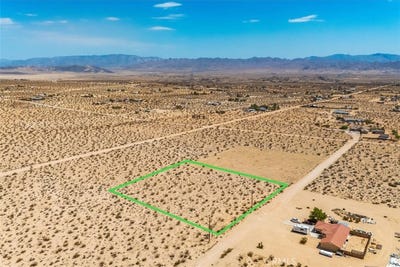 /international/us/2183-neptune-avenue-joshua-tree-ca-110093972018/