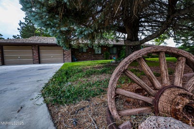 /international/us/411-pearl-street-yerington-nv-110100152741/