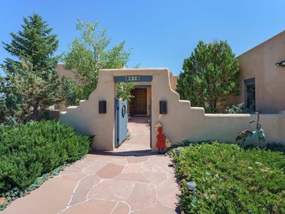 /international/us/51-vista-del-ocaso-ranchos-de-taos-nm-110100966401/
